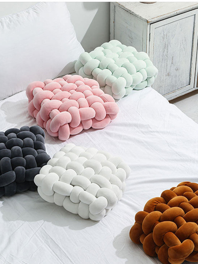 DreamKnot™ Cushion