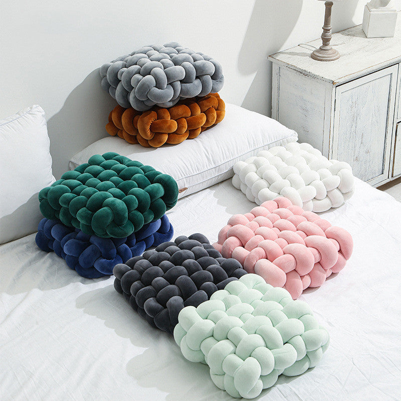 DreamKnot™ Cushion